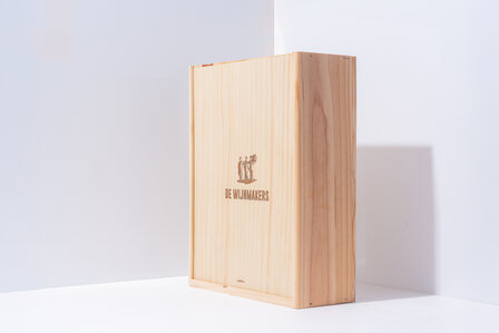 Relatiegeschenk wijnkist met logo &ndash; 3 flessen