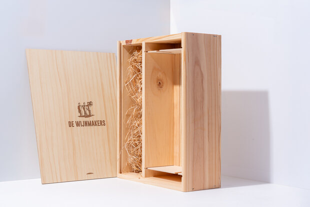 gepersonaliseerde houten wijnkist met naam gegraveerd